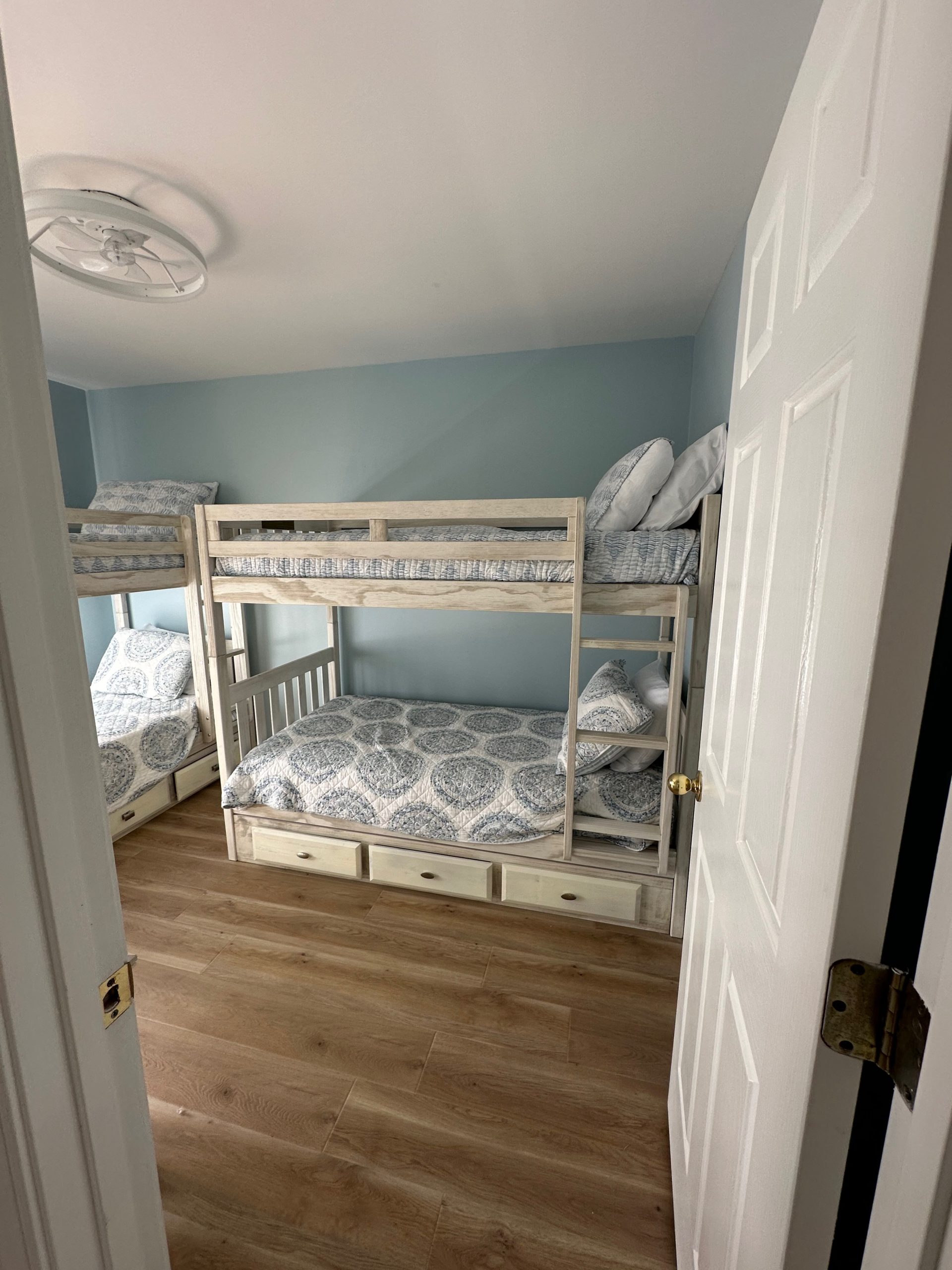 2 sets of bunk beds