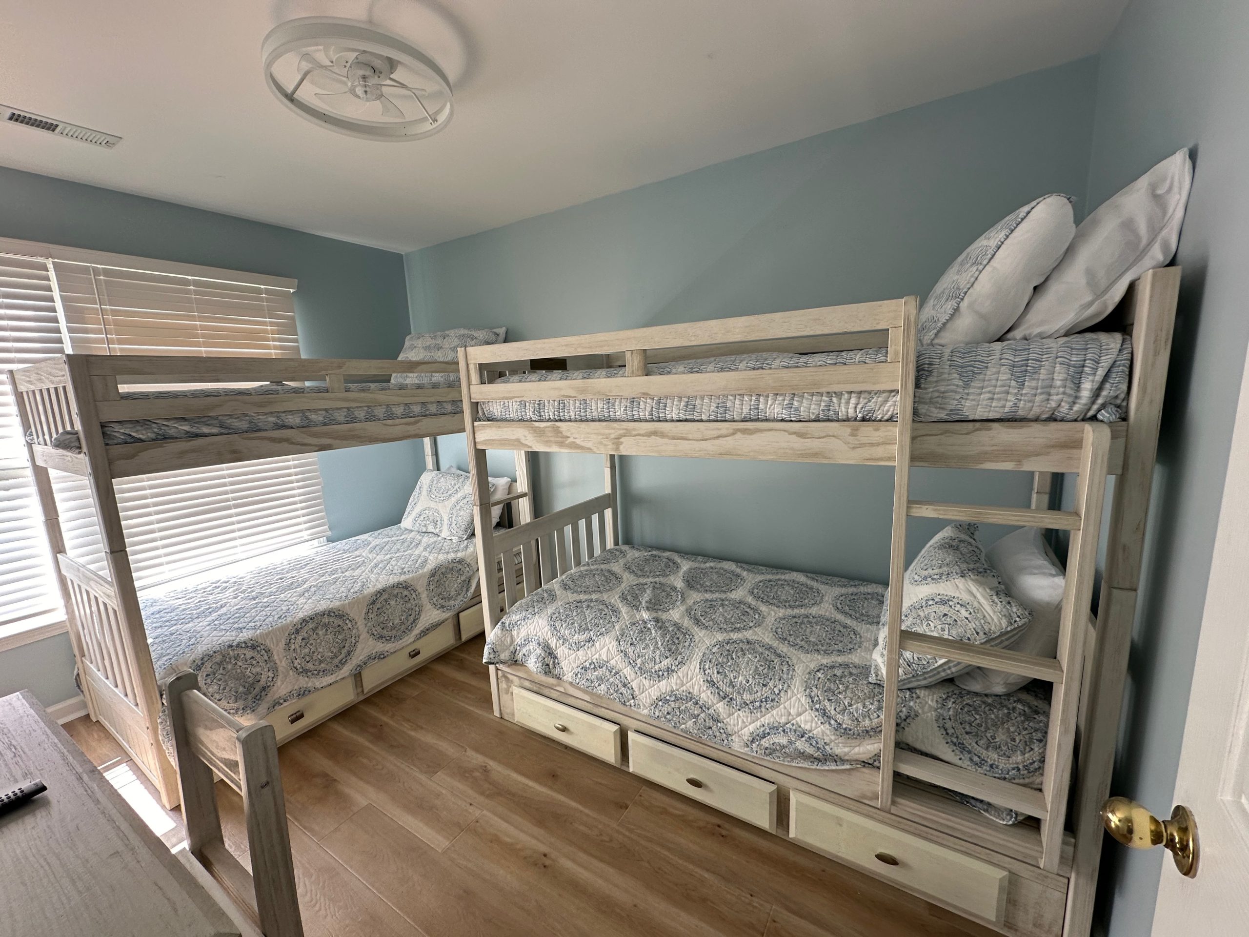 2 sets of bunk beds