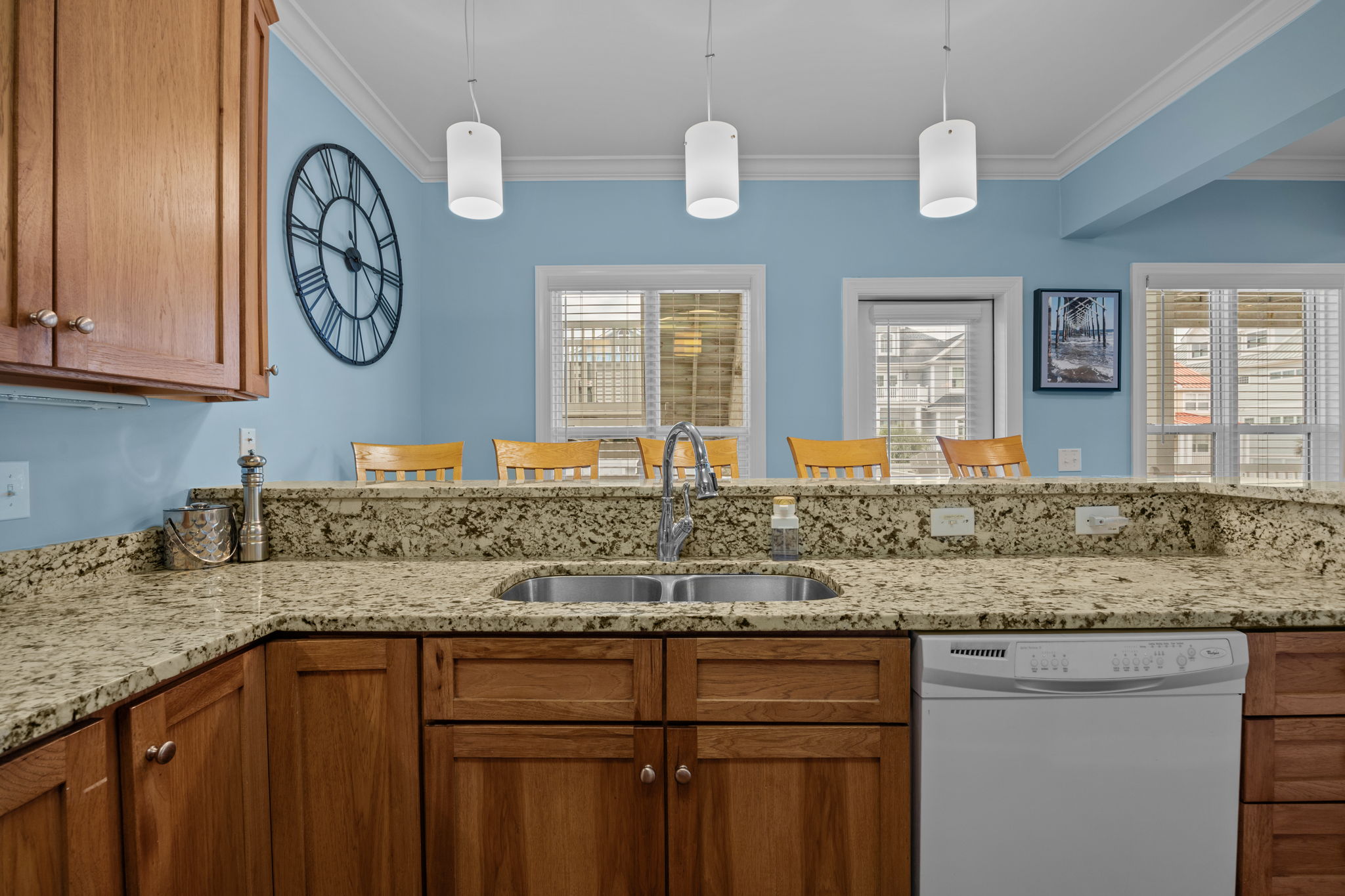 luxury four bed 4 bath Ocean Isle Beach condo rental