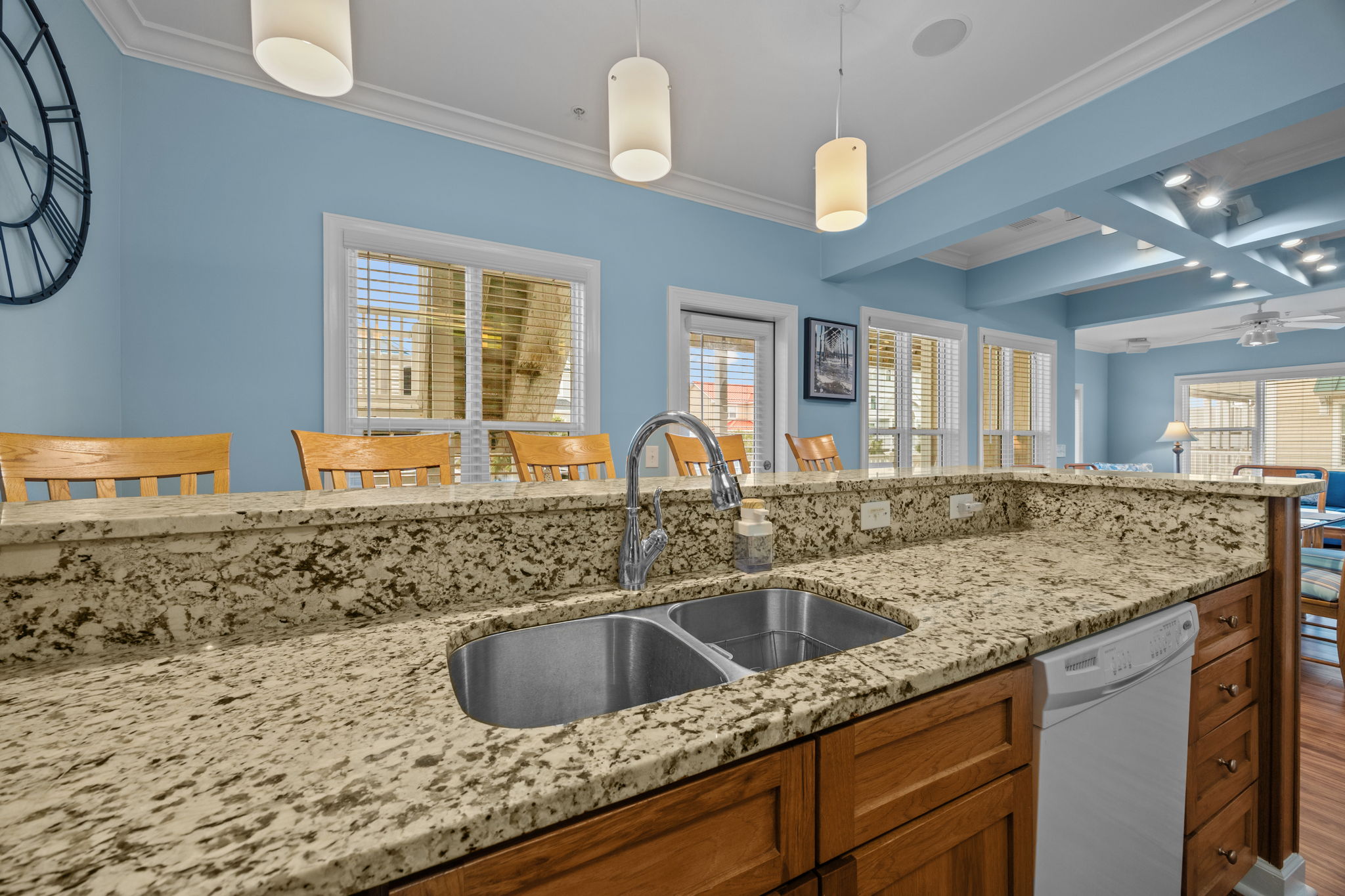 luxury four bed 4 bath Ocean Isle Beach condo rental